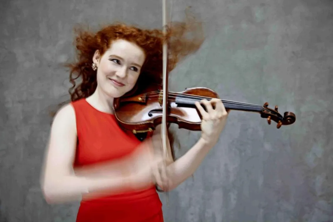 Photo de Juliette Armandi jouant du violon