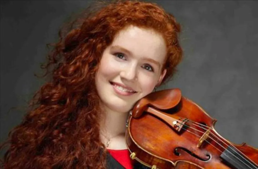 Photo de Juliette Armandi avec son violon